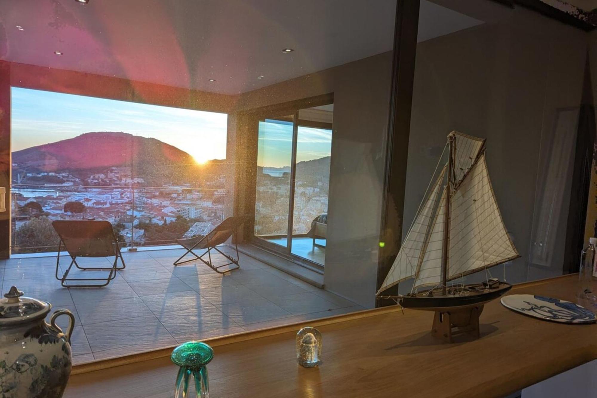 Les Mille Et Une Vitres - Villa D'Architecte Port Vendres Exterior photo
